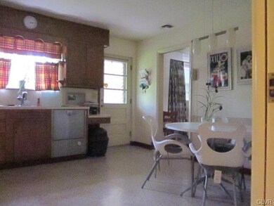 724 N 29th St, Allentown, PA 18104 - photo 5