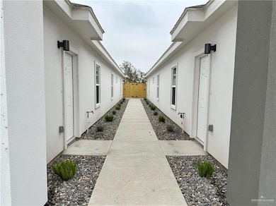 425 E Acacia Ave, Alamo, TX 78516 - photo 2