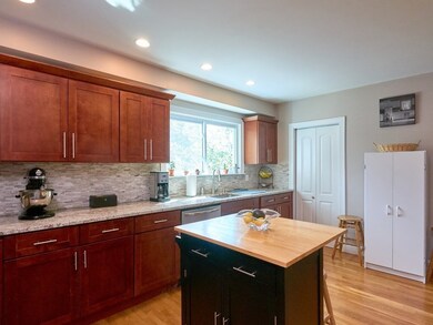 43 Warwick Rd unit 1, Watertown, MA 02472 - photo 3