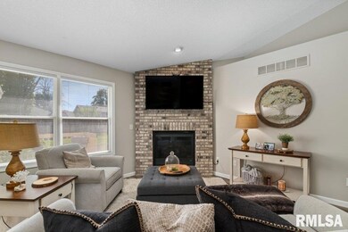 2127 W 59th St, Davenport, IA 52806 - photo 7