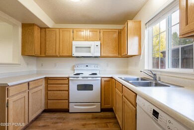 6_Kitchen_high_3722717