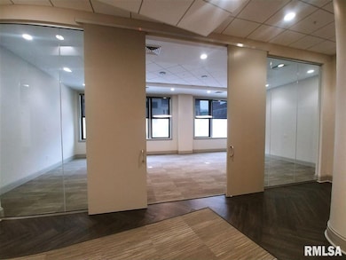 104 W 2nd St unit 2B, Davenport, IA 52801 - photo 4