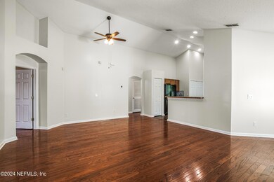 11046 Campus Heights Ln, Jacksonville, FL 32218 - photo 5