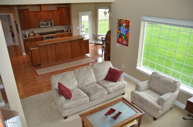 FamRm Open Plan to Kitchen