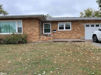 1571 Laurel St, Hamilton, IL 62341 - photo 2