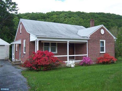 1342 Manatawny Dr, Pottstown, PA 19464 - photo 3