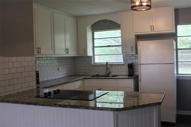 708 Carver St, Whitesboro, TX 76273 - photo 5