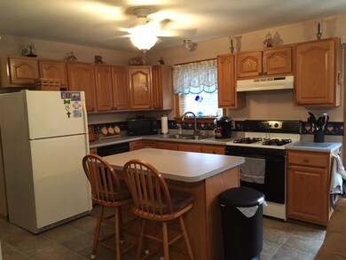 37 Riverview Ct, Saint Albans, VT 05478 - photo 3