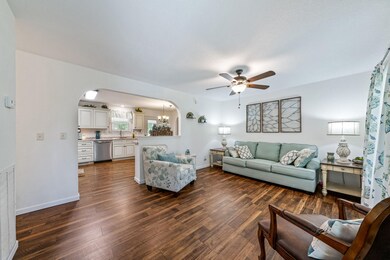 690 Dillon St, Crossville, TN 38555 - photo 3