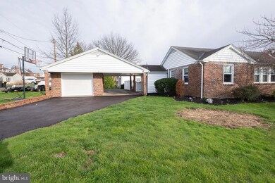 701 Rhoads Ave, Boyertown, PA 19512 - photo 4