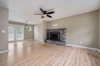 165 Hillcrest Circle (18 of 38)