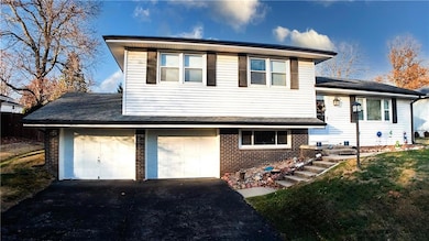 11 S Carriage Dr, Saint Joseph, MO 64506 - photo 2