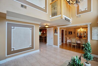 (5) Entry Foyer