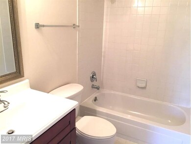 247 Finchingfield Ct, Sterling, VA 20165 - photo 3