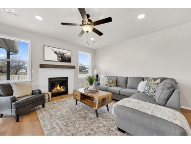 5161 Cedar View Dr, Springfield, OR 97478 - photo 3