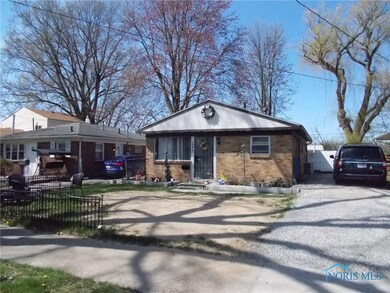 2332 Airline Ave, Toledo, OH 43609 - photo 2