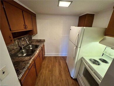 1608 W Northwest Blvd unit O, Winston Salem, NC 27104 - photo 4