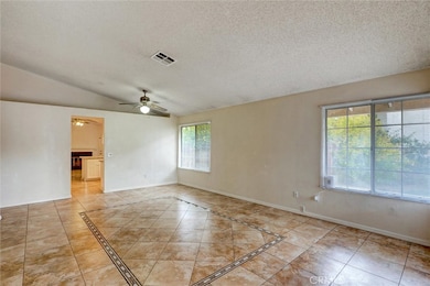 2627 E Avenue q15, Palmdale, CA 93550 - photo 5