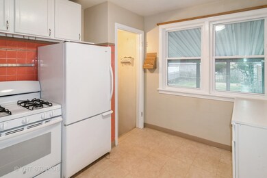 1347 Portsmouth Ave, Westchester, IL 60154 - photo 6