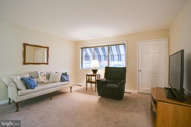 327 Vale Summit S, Laurel, MD 20724 - photo 6