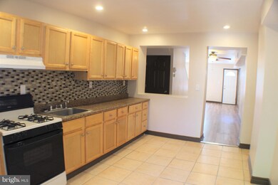 70 S Carrollton Ave, Baltimore, MD 21223 - photo 3