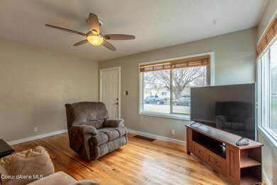 11_Living Room