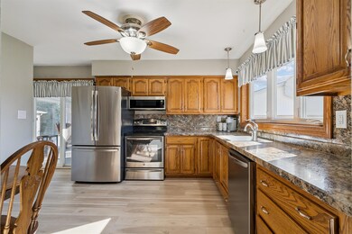 1275 Deloris Dr, Waterloo, IA 50701 - photo 7