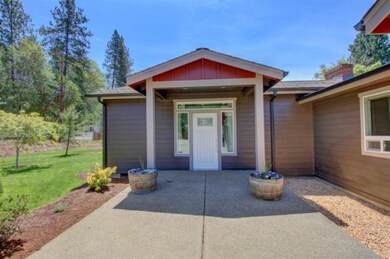 9575 Old Stage Rd, Central Point, OR 97502 - photo 3