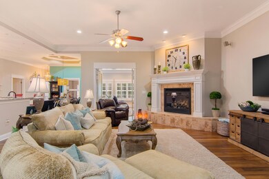 5967 Linene Dr-02