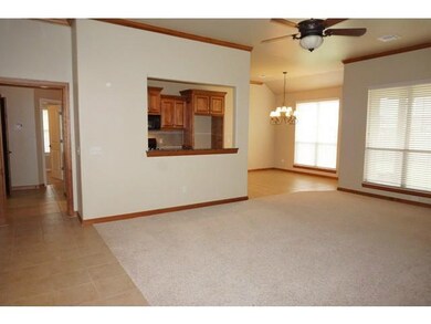 Living Room. Partition with pass-through really op
