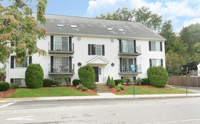 155 Hamilton St unit 3, Worcester, MA 01604 - photo 2