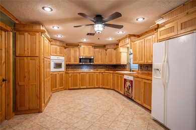 405 W Broadway St, Thomas, OK 73669 - photo 7