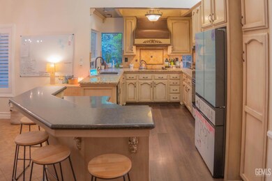 2512 Moffitt Way, Bakersfield, CA 93309 - photo 6