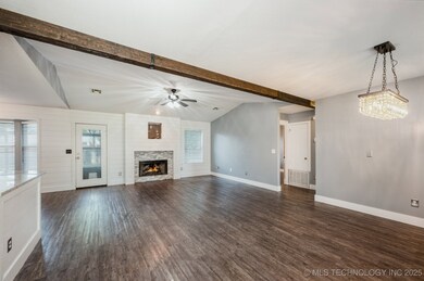 9305 E Cherry Ln, Claremore, OK 74019 - photo 5