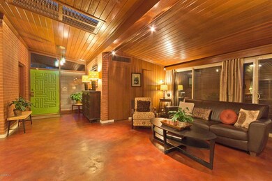 foyer & den