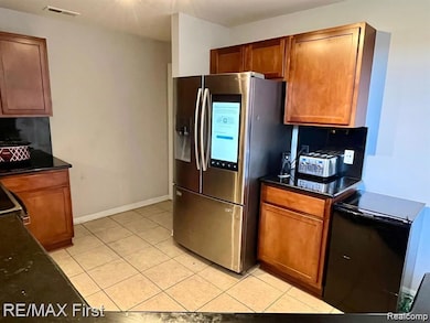 8425 Towne Center Cir S unit 56, Warren, MI 48093 - photo 6