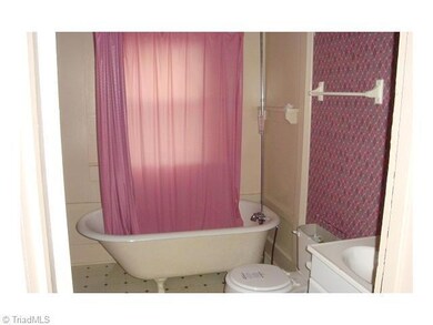 122 S Mccrary St, Asheboro, NC 27203 - photo 7