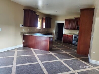 Kitchen/Dining area