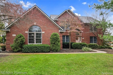 8039 Boulder Ridge Ct unit 3, Brighton, MI 48116 - photo 2