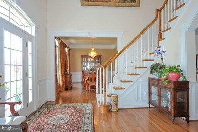 9040 Swans Creek Way, Lorton, VA 22079 - photo 2