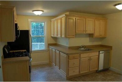 34 Mount Pleasant St, Woburn, MA 01801 - photo 3