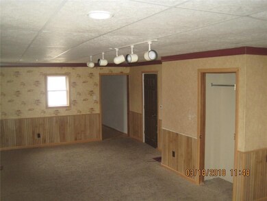 921 S 5th Ave E, Newton, IA 50208 - photo 4