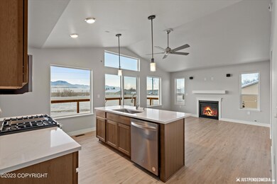 1170 E Mountain Peak Lp