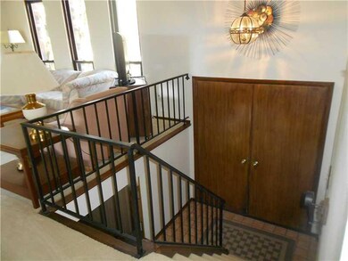 Entry/Foyer. Nice flow from upper to lower level -