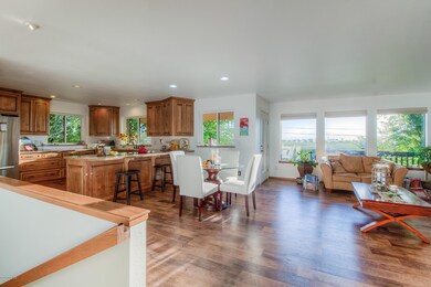 Beautiful Open Concept