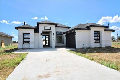 129 Irvine Ave, Alamo, TX 78516 - photo 3