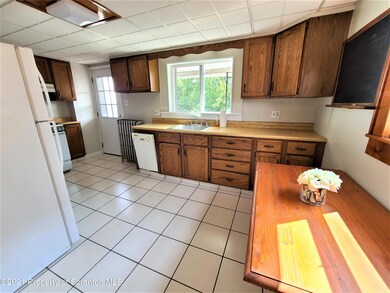 762 E Drinker St, Dunmore, PA 18512 - photo 5