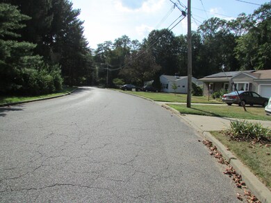 20 Cherry Tree Ln, Middletown, NJ 07748 - photo 2