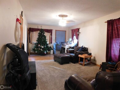 416 S 6th Ave W, Newton, IA 50208 - photo 6