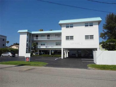 8200 Bayshore Dr unit 10, Treasure Island, FL 33706 - photo 4